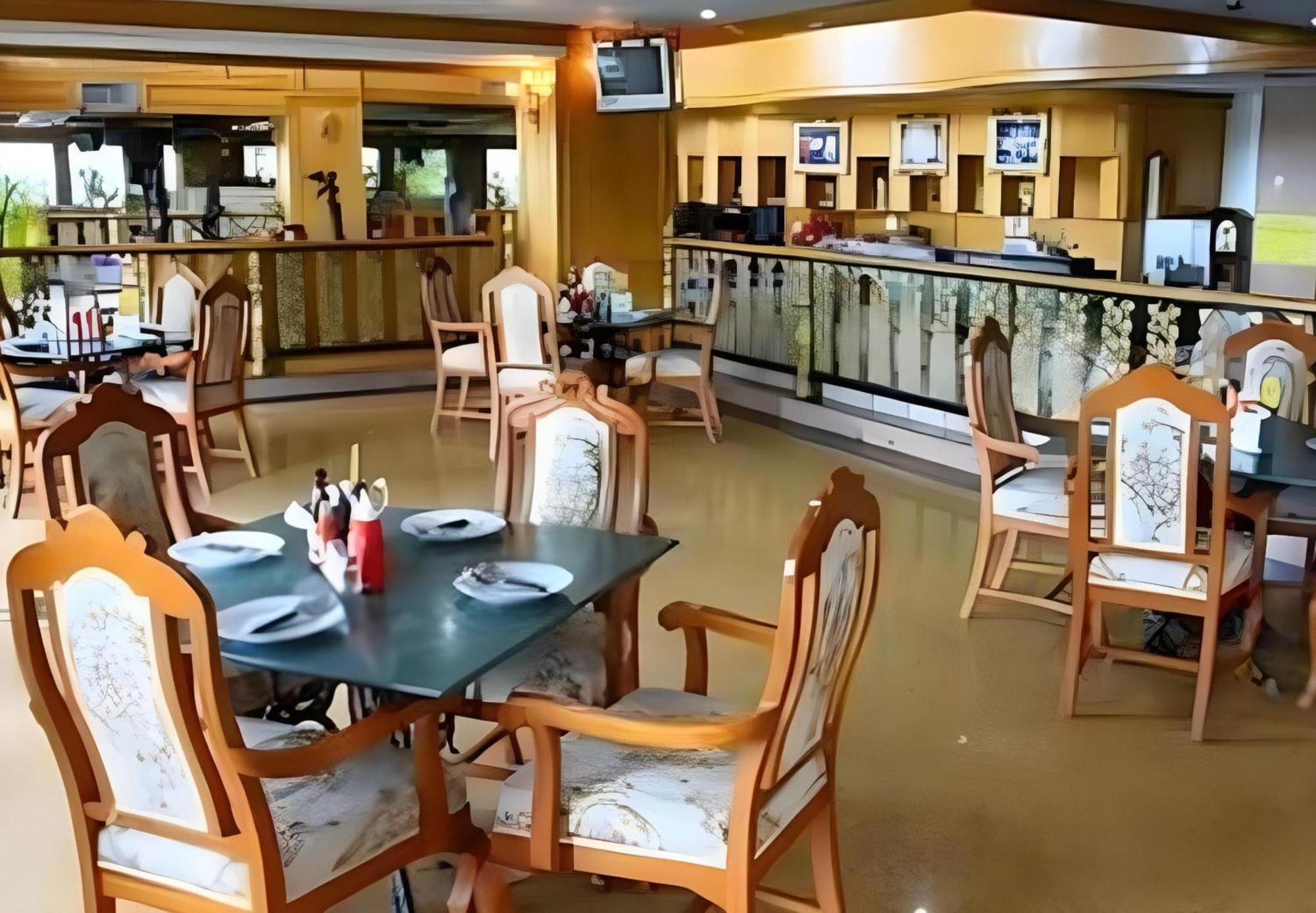 13硬币邦艾酒店 暖武里 外观 照片